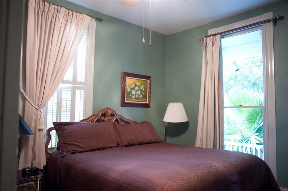 Arbor House Suites Bed And Breakfast San Antonio Exterior photo